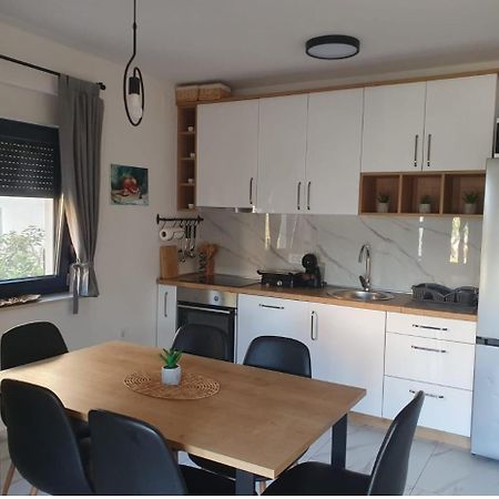 Apartmani Zlata Sveti Filip i Jakov Exteriör bild