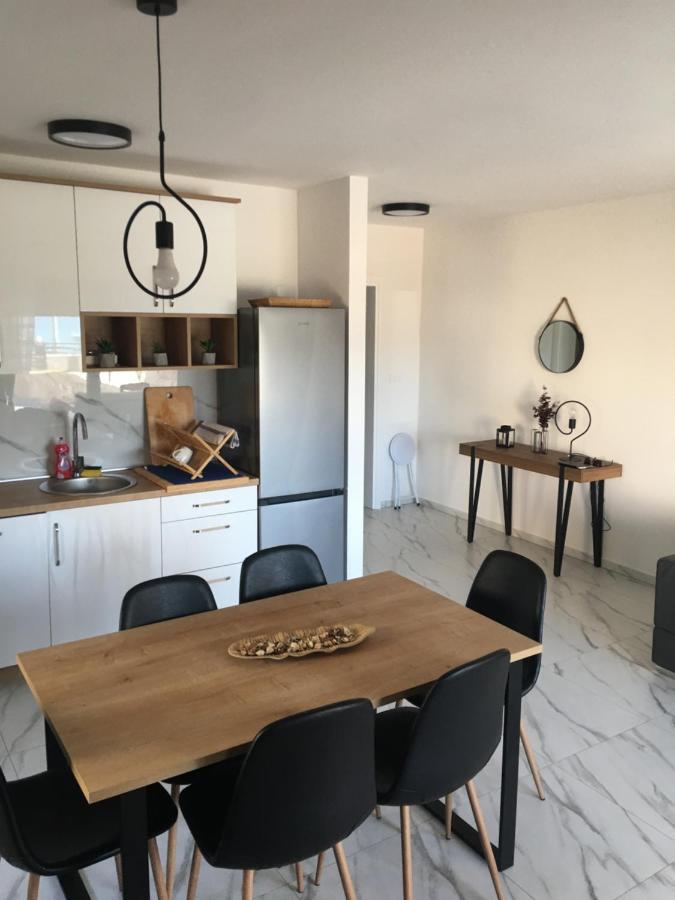 Apartmani Zlata Sveti Filip i Jakov Exteriör bild