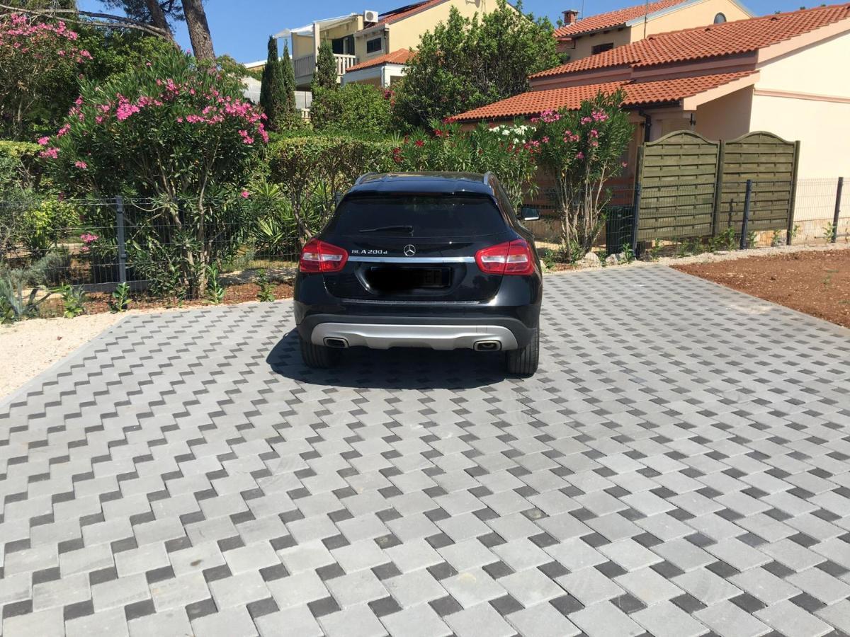 Apartmani Zlata Sveti Filip i Jakov Exteriör bild
