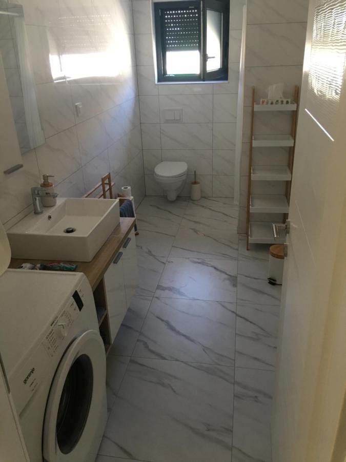 Apartmani Zlata Sveti Filip i Jakov Exteriör bild