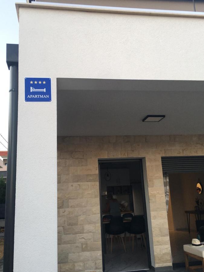 Apartmani Zlata Sveti Filip i Jakov Exteriör bild