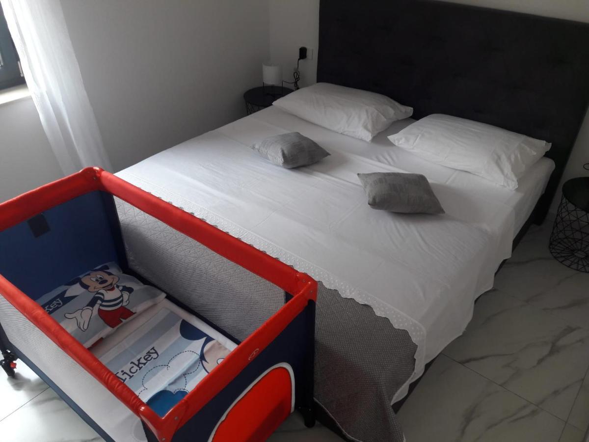 Apartmani Zlata Sveti Filip i Jakov Exteriör bild