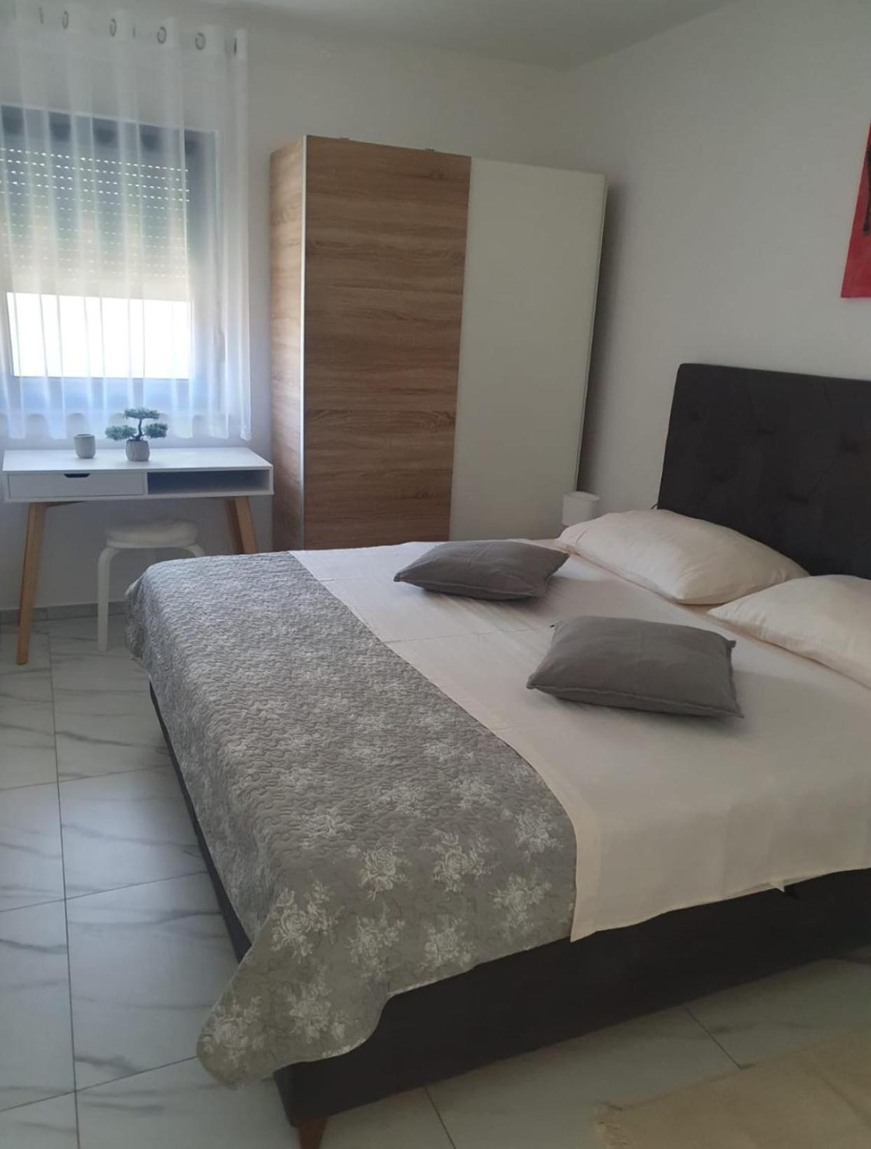 Apartmani Zlata Sveti Filip i Jakov Exteriör bild