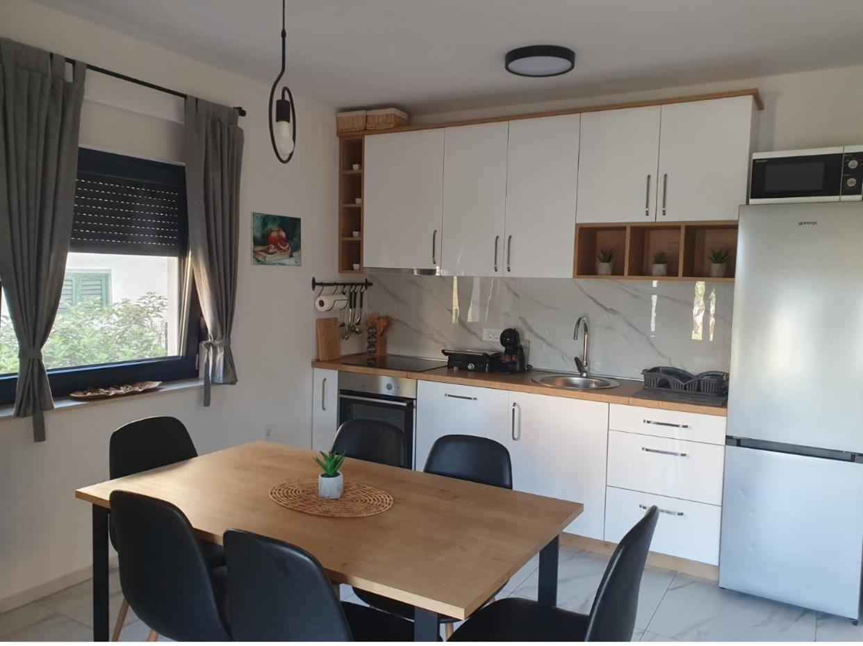 Apartmani Zlata Sveti Filip i Jakov Exteriör bild